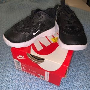 Baby boy Nike Lucent shoes